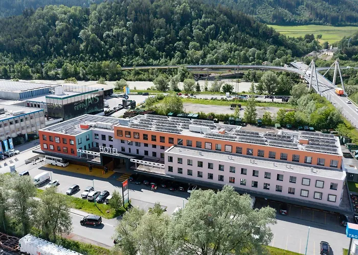 Hwest Hotel